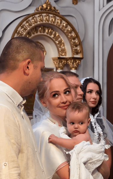 Інна Бєлєнь похрестила дочку переможниця холостяка з тереном похрестила дочку